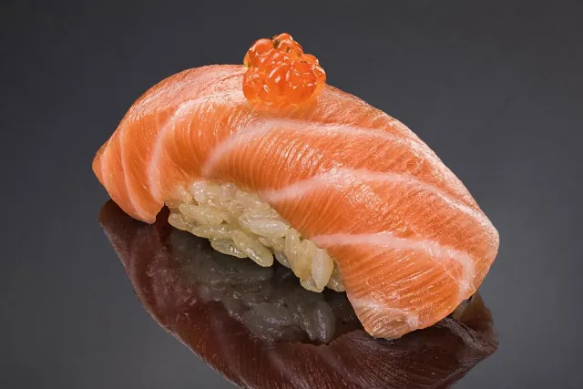 Сезонная подача в ресторане Bluefin