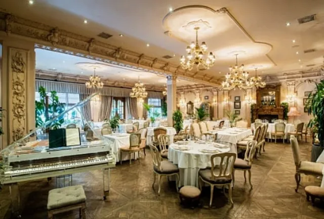 Авторский десерт в ресторане Butler